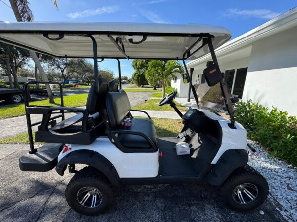 Exclusive Phoenix Electric Golf Car Rental | Luxury 4-Passenger Model in Florida - Image 5