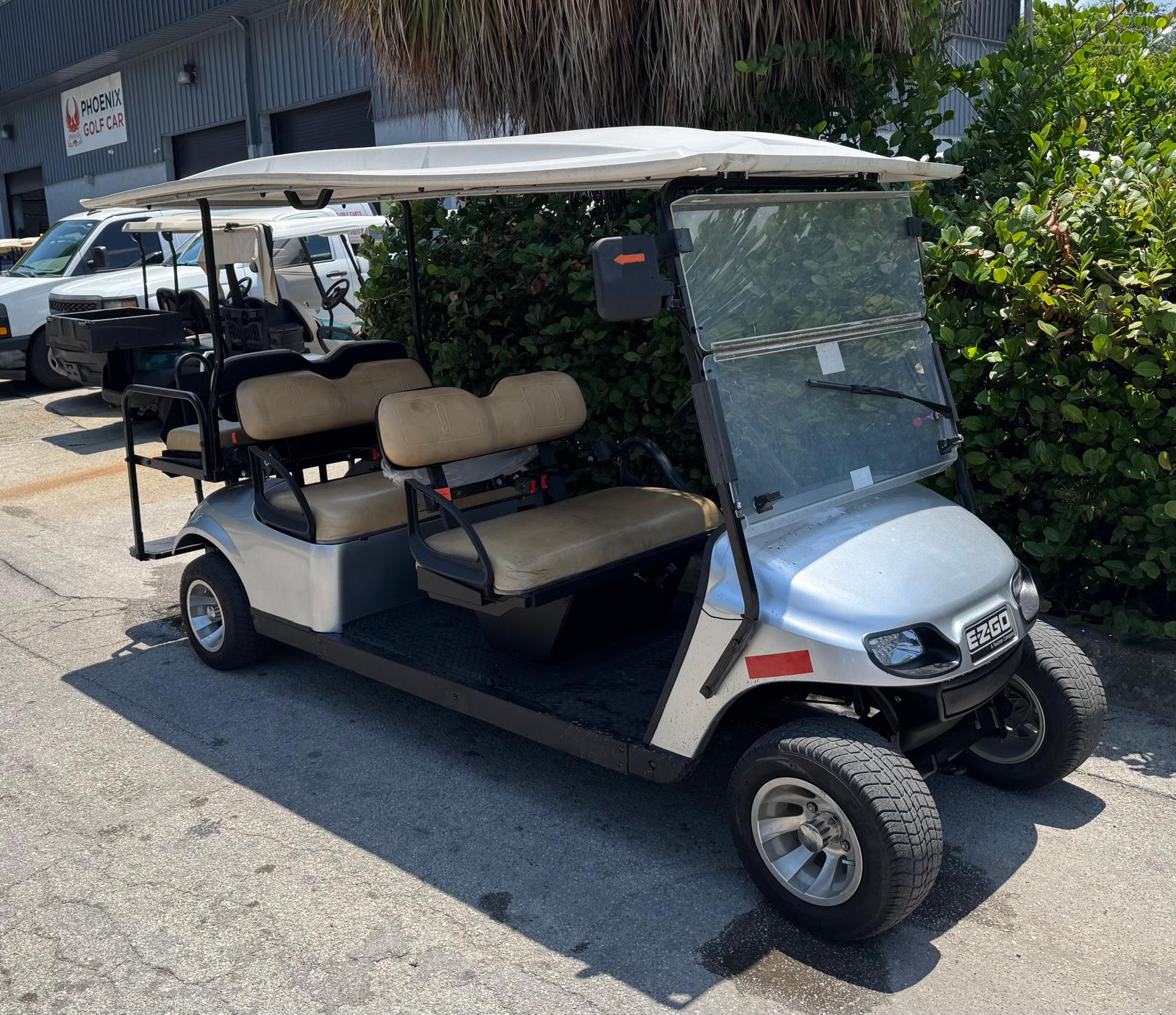 EZGO Gasoline Limo Golf Car for Sale – Spacious, Durable, and Ready for Any Ride The EZGO Gasoline Limo Golf Car for Sale combines long-range reliability and passenger comfort in one powerful vehicle. Designed to transport up to six passengers with ease, this model is ideal for resorts, campuses, private communities, and corporate venues.